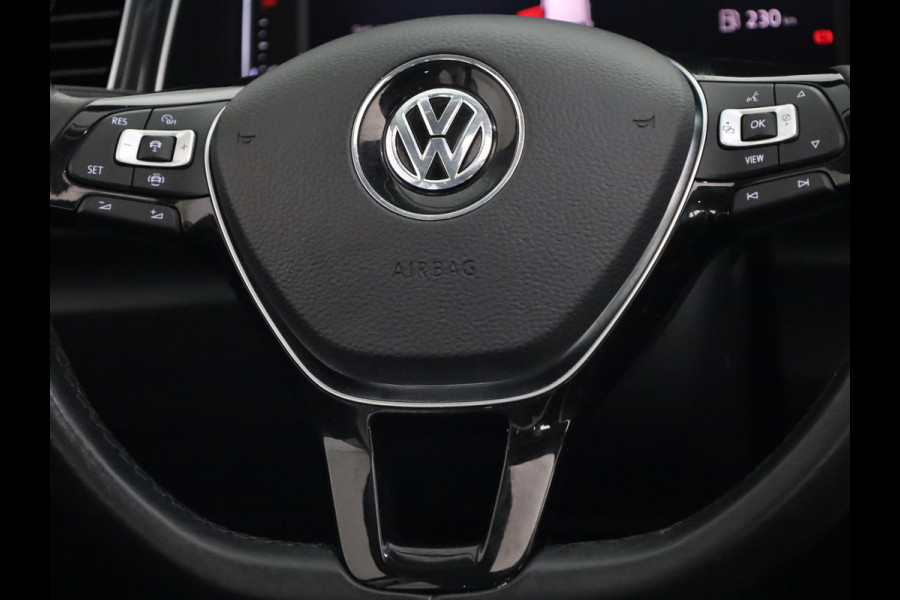 Volkswagen T-Roc 1.5 TSI Sport 150 pk Automaat (DSG) | Navigatie | Panoramadak | Parkeersensoren | Adaptieve cruise control | Keyless |