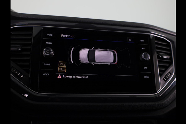 Volkswagen T-Roc 1.5 TSI Sport 150 pk Automaat (DSG) | Navigatie | Panoramadak | Parkeersensoren | Adaptieve cruise control | Keyless |