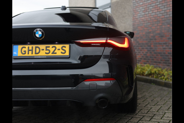 BMW 4 Serie Coupé 420i | M-Sport - HUD - Schuifdak