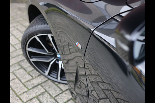 BMW 4 Serie Coupé 420i | M-Sport - HUD - Schuifdak
