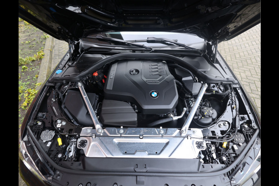 BMW 4 Serie Coupé 420i | M-Sport - HUD - Schuifdak