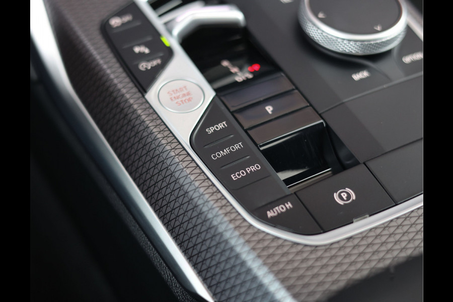 BMW 4 Serie Coupé 420i | M-Sport - HUD - Schuifdak