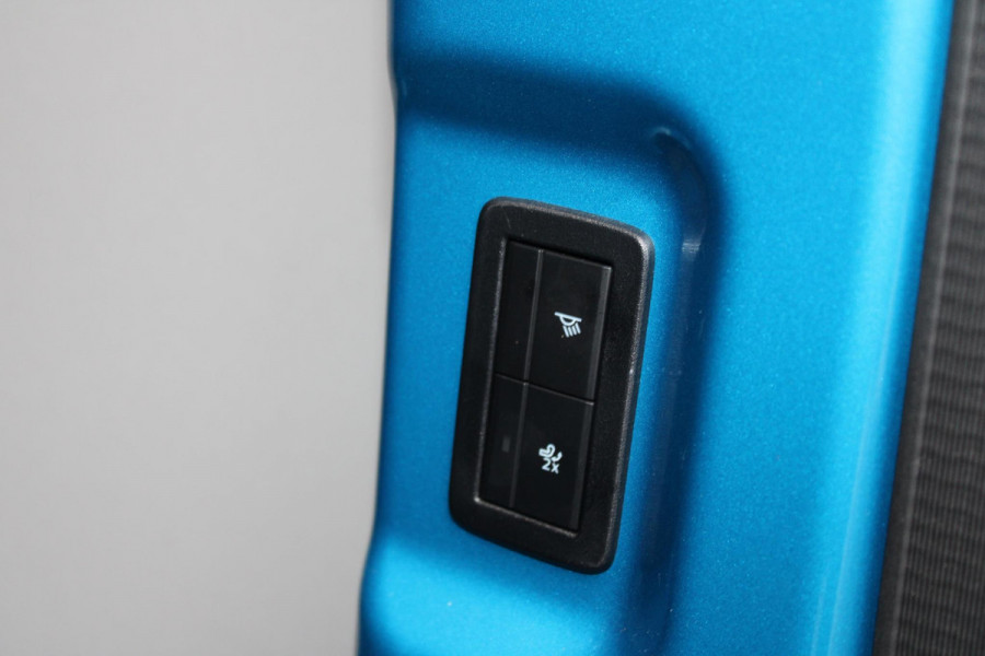 Ford Transit Custom 300 2.0 TDCI Dubbele Cabine L1H1 Limited | Trekhaak | Driver Assistance Pack | Stuurwielverwarming | Dubbele Zijschuifdeur | Camera | Navigatie