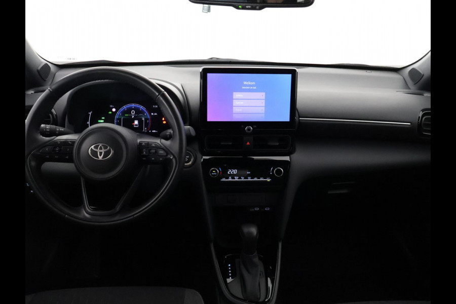 Toyota Yaris Cross 1.5 Hybrid 115 First Edition | Afneembare trekhaak | Navigatie | Apple Carplay & AndroidAUTO |