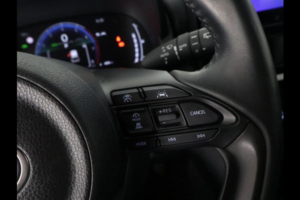 Toyota Yaris Cross 1.5 Hybrid 115 First Edition | Afneembare trekhaak | Navigatie | Apple Carplay & AndroidAUTO |