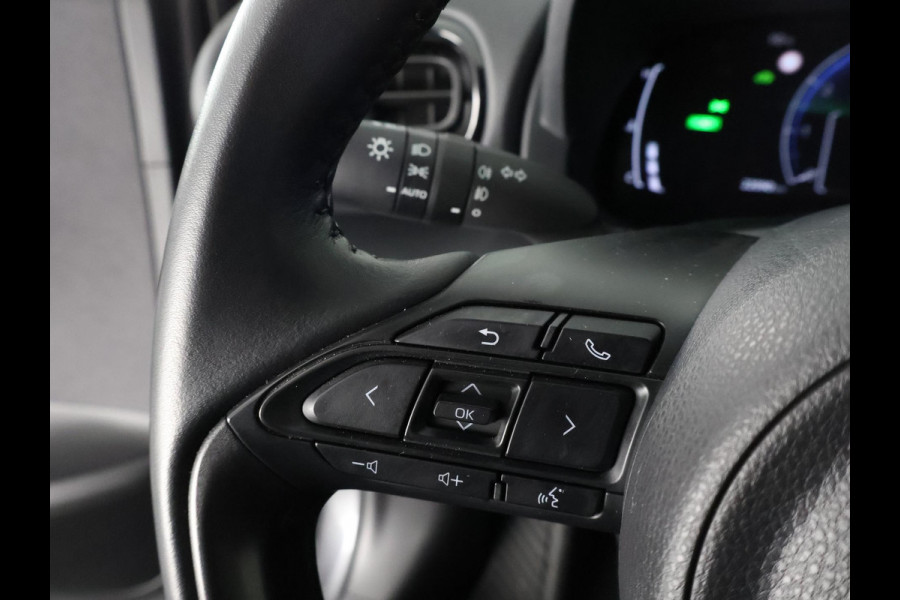 Toyota Yaris Cross 1.5 Hybrid 115 First Edition | Afneembare trekhaak | Navigatie | Apple Carplay & AndroidAUTO |