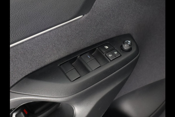 Toyota Yaris Cross 1.5 Hybrid 115 First Edition | Afneembare trekhaak | Navigatie | Apple Carplay & AndroidAUTO |