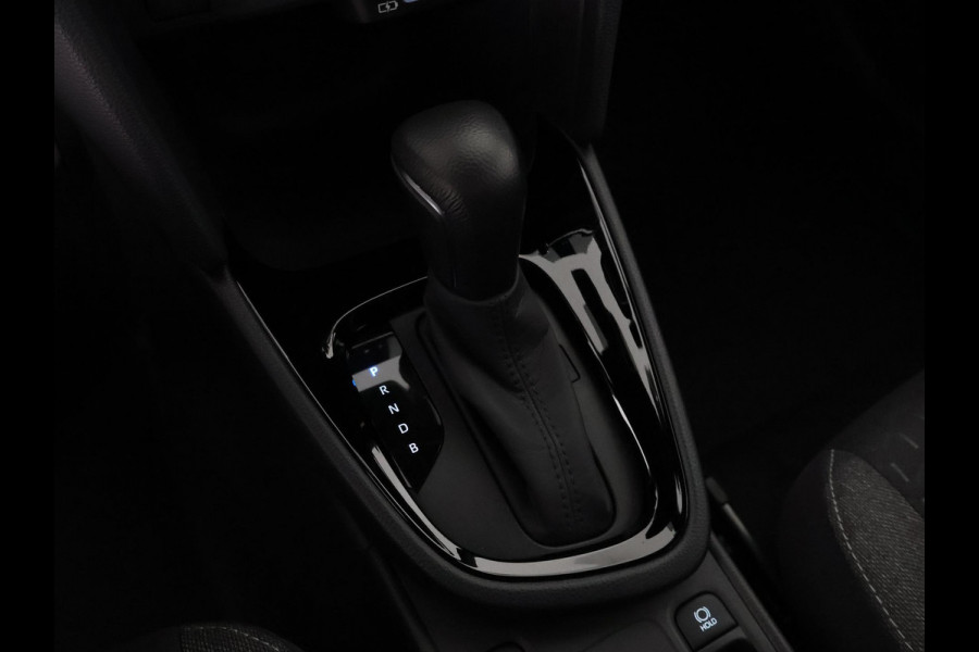 Toyota Yaris Cross 1.5 Hybrid 115 First Edition | Afneembare trekhaak | Navigatie | Apple Carplay & AndroidAUTO |