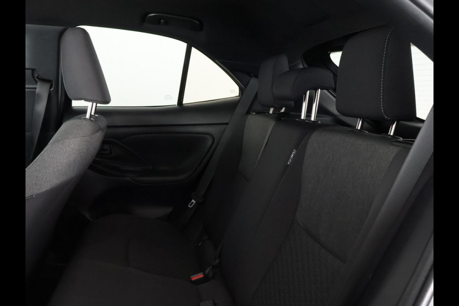 Toyota Yaris Cross 1.5 Hybrid 115 First Edition | Afneembare trekhaak | Navigatie | Apple Carplay & AndroidAUTO |