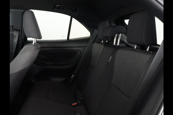 Toyota Yaris Cross 1.5 Hybrid 115 First Edition | Afneembare trekhaak | Navigatie | Apple Carplay & AndroidAUTO |