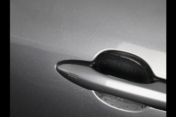 Toyota Yaris Cross 1.5 Hybrid 115 First Edition | Afneembare trekhaak | Navigatie | Apple Carplay & AndroidAUTO |