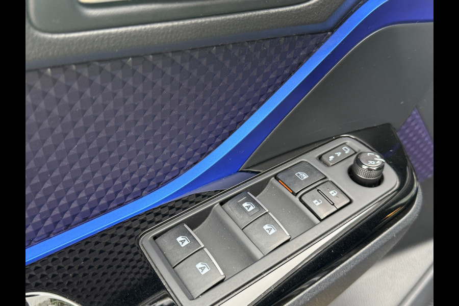 Toyota C-HR 1.8 Hybrid Bi-Tone Leder|Camera|Dealer Onderhouden