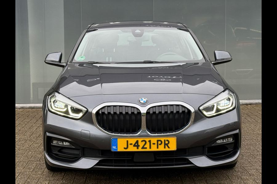 BMW 1-serie 118i AUT Executive SPORT Sportstoelen|LED|Dealer Onderhouden