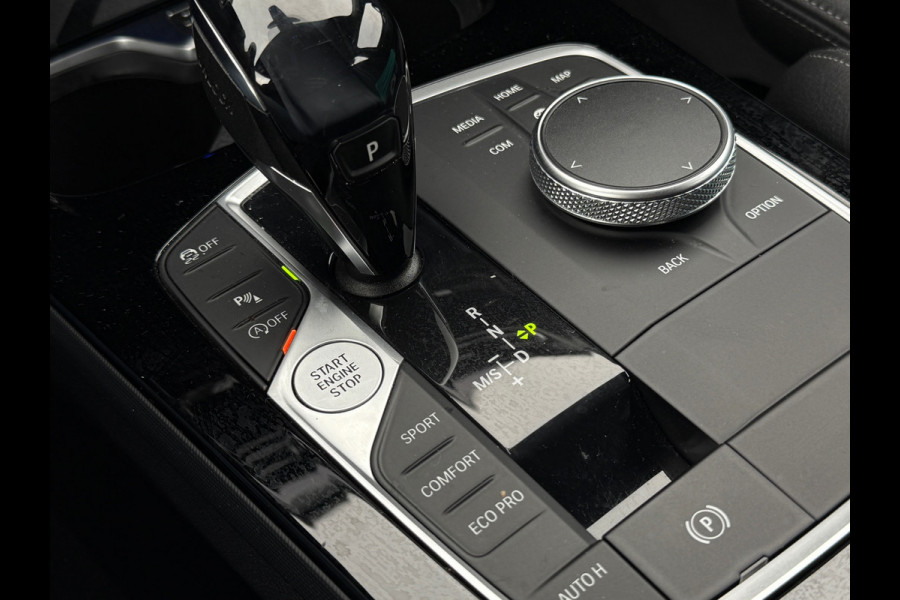 BMW 1-serie 118i AUT Executive SPORT Sportstoelen|LED|Dealer Onderhouden