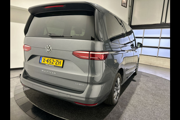 Volkswagen Multivan 1.4 eHybrid L2 Bulli Edition Parkeercamera | Navigatie | Extra Stoelen aanwezig