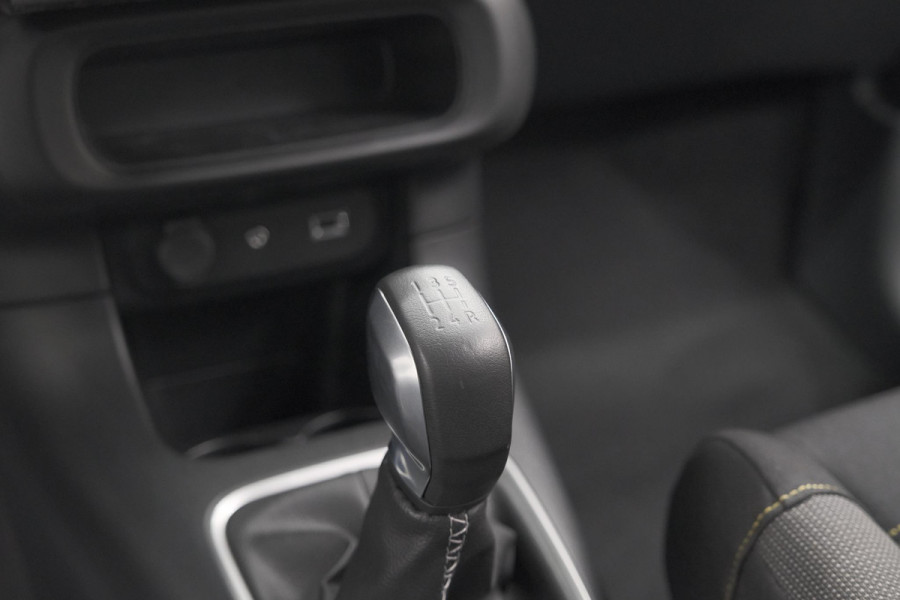 Citroën C3 PureTech 82 Shine | Trekhaak | Camera | Apple Carplay | Navigatie