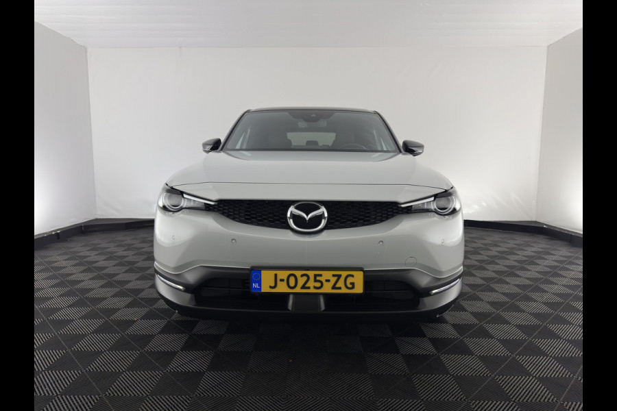 Mazda MX-30 e-SkyActiv 145 First Edition 36 kWh {SOH-94%} (INCL-BTW) Aut.*LEATHER-MICROFIBRE | FULL-LED | NAVI-FULLMAP | KEYLESS | BLIND-SPOT |  ADAPTIVE-CRUISE | HEAD-UP | CAMERA | DIGI-COCKPIT | MEMORY-PACK | SHIFT-PADDLES | 18"ALU*