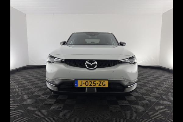 Mazda MX-30 e-SkyActiv 145 First Edition 36 kWh {SOH-94%} (INCL-BTW) Aut.*LEATHER-MICROFIBRE | FULL-LED | NAVI-FULLMAP | KEYLESS | BLIND-SPOT |  ADAPTIVE-CRUISE | HEAD-UP | CAMERA | DIGI-COCKPIT | MEMORY-PACK | SHIFT-PADDLES | 18"ALU*