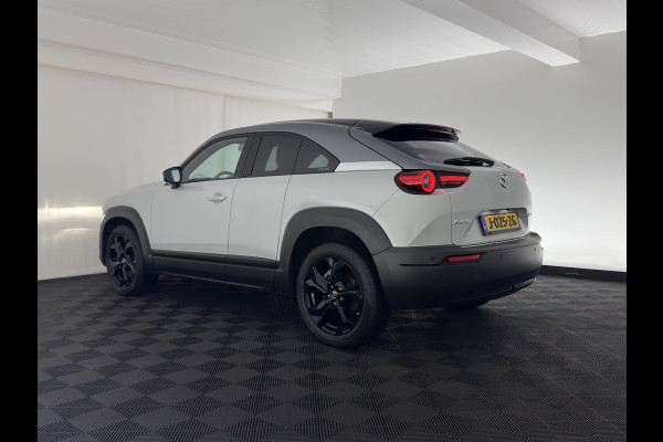 Mazda MX-30 e-SkyActiv 145 First Edition 36 kWh {SOH-94%} (INCL-BTW) Aut.*LEATHER-MICROFIBRE | FULL-LED | NAVI-FULLMAP | KEYLESS | BLIND-SPOT |  ADAPTIVE-CRUISE | HEAD-UP | CAMERA | DIGI-COCKPIT | MEMORY-PACK | SHIFT-PADDLES | 18"ALU*