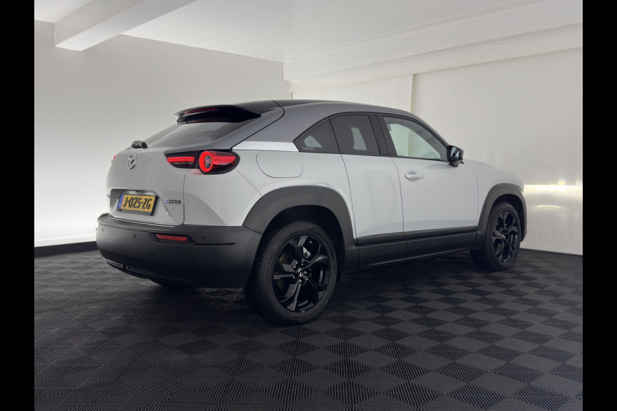 Mazda MX-30 e-SkyActiv 145 First Edition 36 kWh {SOH-94%} (INCL-BTW) Aut.*LEATHER-MICROFIBRE | FULL-LED | NAVI-FULLMAP | KEYLESS | BLIND-SPOT |  ADAPTIVE-CRUISE | HEAD-UP | CAMERA | DIGI-COCKPIT | MEMORY-PACK | SHIFT-PADDLES | 18"ALU*