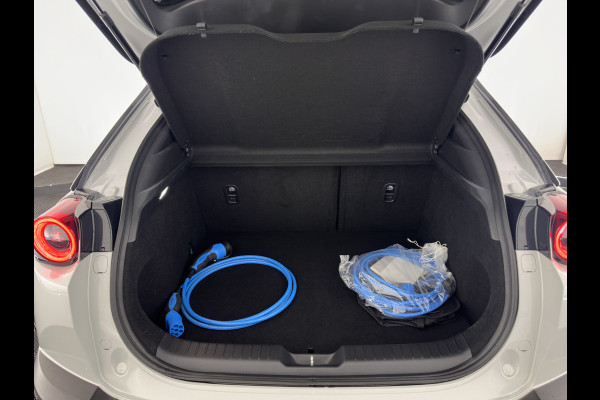 Mazda MX-30 e-SkyActiv 145 First Edition 36 kWh {SOH-94%} (INCL-BTW) Aut.*LEATHER-MICROFIBRE | FULL-LED | NAVI-FULLMAP | KEYLESS | BLIND-SPOT |  ADAPTIVE-CRUISE | HEAD-UP | CAMERA | DIGI-COCKPIT | MEMORY-PACK | SHIFT-PADDLES | 18"ALU*