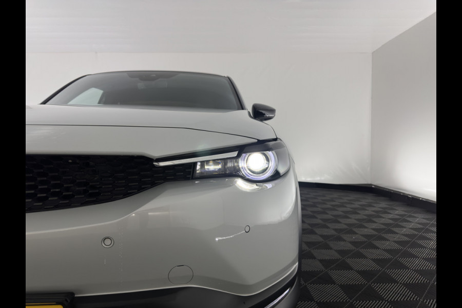 Mazda MX-30 e-SkyActiv 145 First Edition 36 kWh {SOH-94%} (INCL-BTW) Aut.*LEATHER-MICROFIBRE | FULL-LED | NAVI-FULLMAP | KEYLESS | BLIND-SPOT |  ADAPTIVE-CRUISE | HEAD-UP | CAMERA | DIGI-COCKPIT | MEMORY-PACK | SHIFT-PADDLES | 18"ALU*