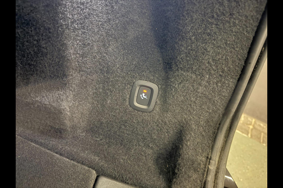 Volvo XC60 2.0 T8 Plug-in hybrid AWD 456PK BLACK-LINE R-DESIGN PANO/360CAM/H&K/STOEL-M/CARPLAY/