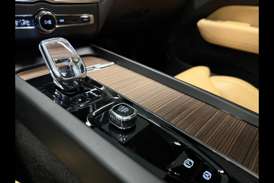 Volvo XC60 2.0 T8 Plug-in hybrid AWD 456PK BLACK-LINE R-DESIGN PANO/360CAM/H&K/STOEL-M/CARPLAY/