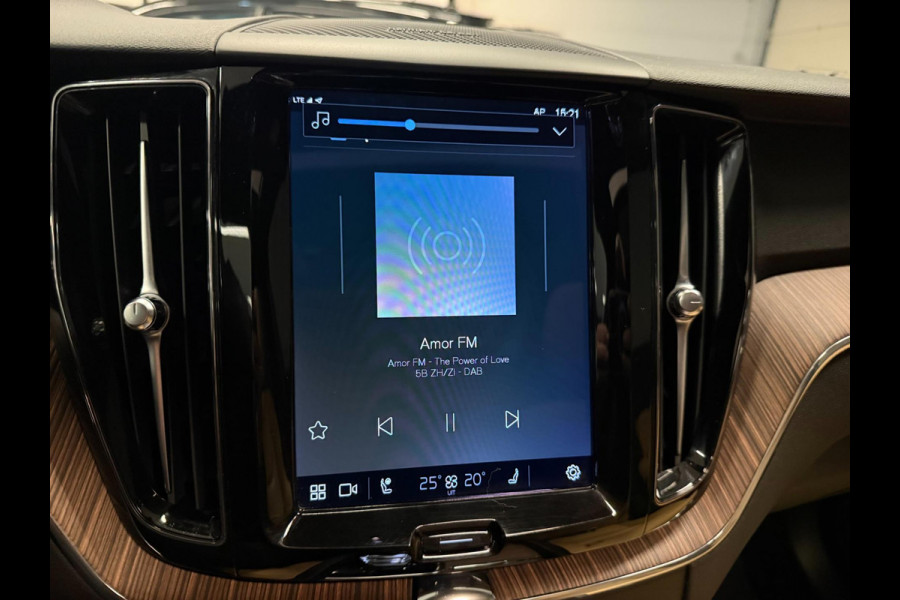 Volvo XC60 2.0 T8 Plug-in hybrid AWD 456PK BLACK-LINE R-DESIGN PANO/360CAM/H&K/STOEL-M/CARPLAY/