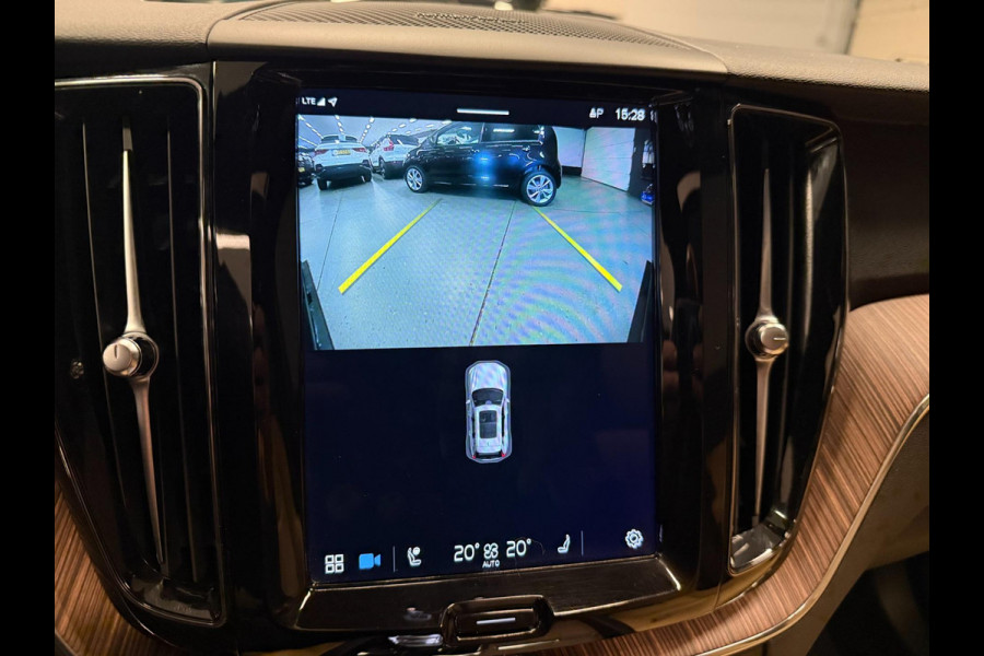 Volvo XC60 2.0 T8 Plug-in hybrid AWD 456PK BLACK-LINE R-DESIGN PANO/360CAM/H&K/STOEL-M/CARPLAY/