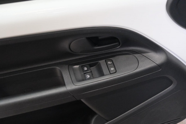 Volkswagen e-Up! N.A.P. Airco, Cruise, PDC, Carplay, Camera.