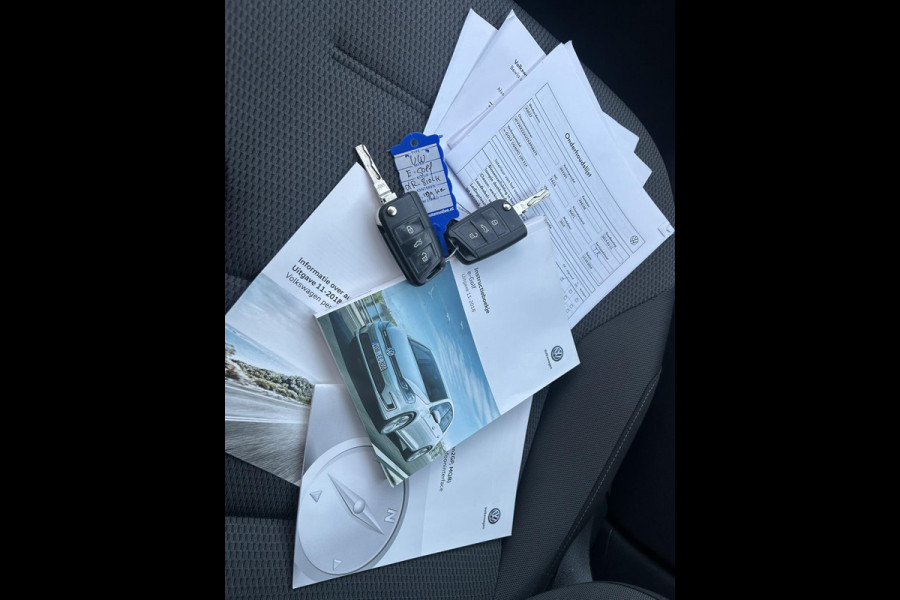 Volkswagen e-Golf E-Golf Full Led Carplay Clima Pdc Adaptive cruise Aut Verlichting Stoelverwarming