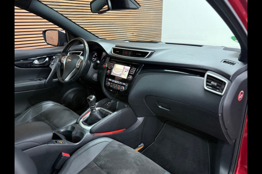 Nissan QASHQAI 1.6 N-Vision 163 PK | Pano | Trekhaak | 360° Camera | Cruise Control | Navigatie | Half leder