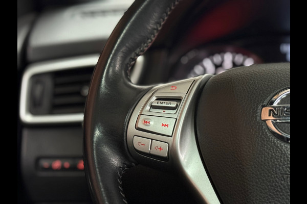 Nissan QASHQAI 1.6 N-Vision 163 PK | Pano | Trekhaak | 360° Camera | Cruise Control | Navigatie | Half leder