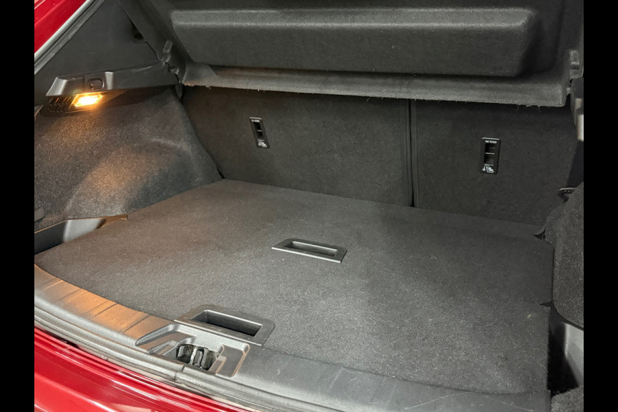 Nissan QASHQAI 1.6 N-Vision 163 PK | Pano | Trekhaak | 360° Camera | Cruise Control | Navigatie | Half leder