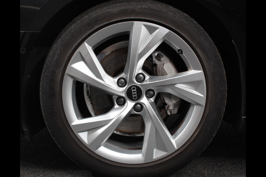 Audi A4 Avant 40 TFSI 204pk S-tronic S-Line Black Edition | Navigatie | Apple Carplay/Android Auto | Adaptive Cruise Control | Parkeersensoren | Camera | Dodehoek Assistent | Elektrische Achterklep | Stoelverwarming | Climate Control |