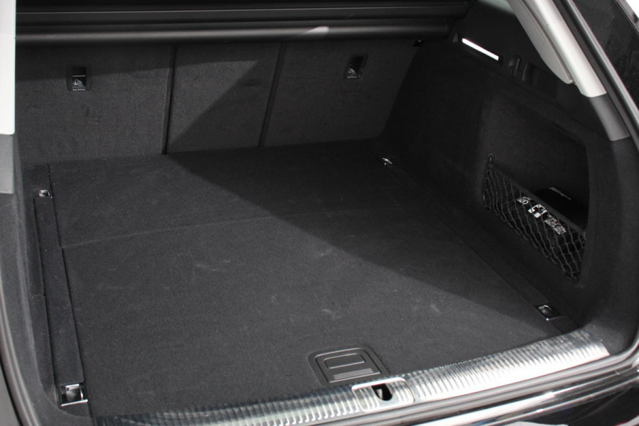Audi A4 Avant 40 TFSI 204pk S-tronic S-Line Black Edition | Navigatie | Apple Carplay/Android Auto | Adaptive Cruise Control | Parkeersensoren | Camera | Dodehoek Assistent | Elektrische Achterklep | Stoelverwarming | Climate Control |