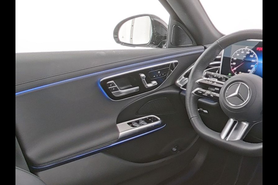 Mercedes-Benz E-Klasse Estate 300 e AMG Plug-In Hybride AMG Line | Night Pakket | MBUX Superscreen | Panorama Schuif-Kanteldak | Head-up-Display | Trekhaak | Distronic. Inclusief 24 maanden MB Certified garantie voor Europa.