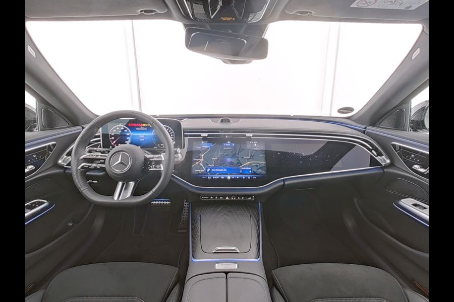 Mercedes-Benz E-Klasse Estate 300 e AMG Plug-In Hybride AMG Line | Night Pakket | MBUX Superscreen | Panorama Schuif-Kanteldak | Head-up-Display | Trekhaak | Distronic. Inclusief 24 maanden MB Certified garantie voor Europa.