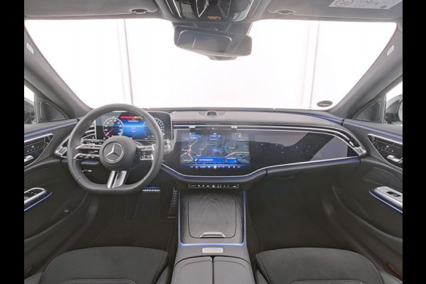 Mercedes-Benz E-Klasse Estate 300 e AMG Plug-In Hybride AMG Line | Night Pakket | MBUX Superscreen | Panorama Schuif-Kanteldak | Head-up-Display | Trekhaak | Distronic. Inclusief 24 maanden MB Certified garantie voor Europa.
