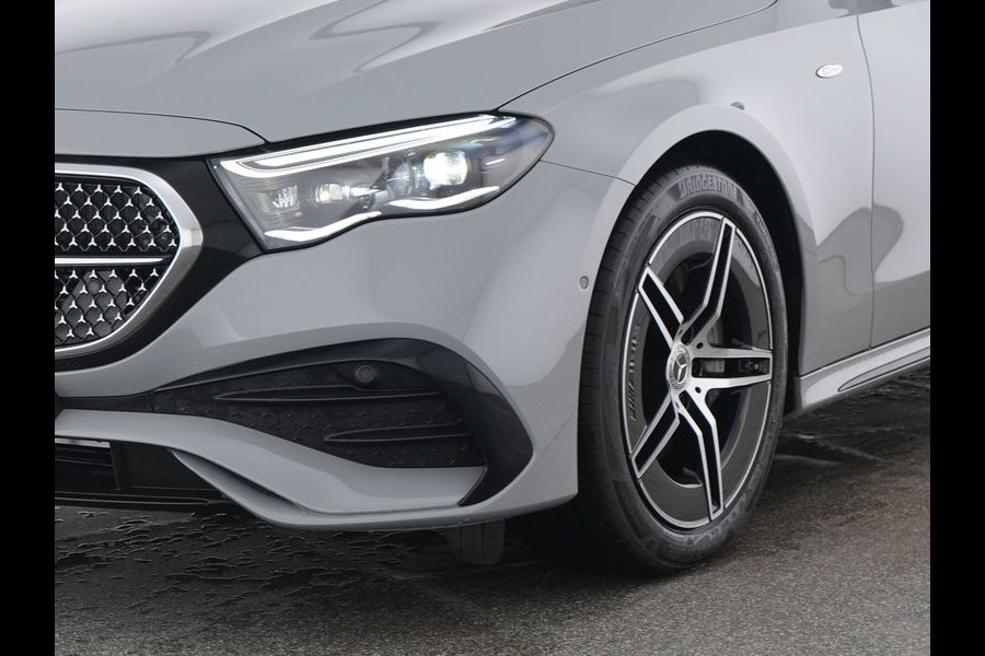 Mercedes-Benz E-Klasse Estate 300 e AMG Plug-In Hybride AMG Line | Night Pakket | MBUX Superscreen | Panorama Schuif-Kanteldak | Head-up-Display | Trekhaak | Distronic. Inclusief 24 maanden MB Certified garantie voor Europa.