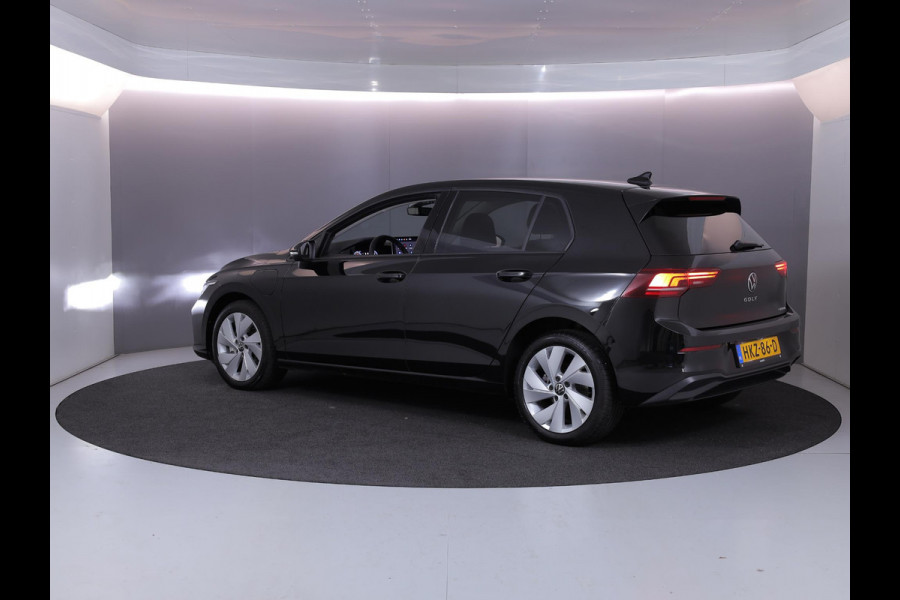 Volkswagen Golf 1.5 eHybrid Life Edition 204 pk Automaat (DSG) | Verlengde garantie | Navigatie via App | Parkeersensoren (Park assist) | Achteruitrijcamera | Stoelverwarming |