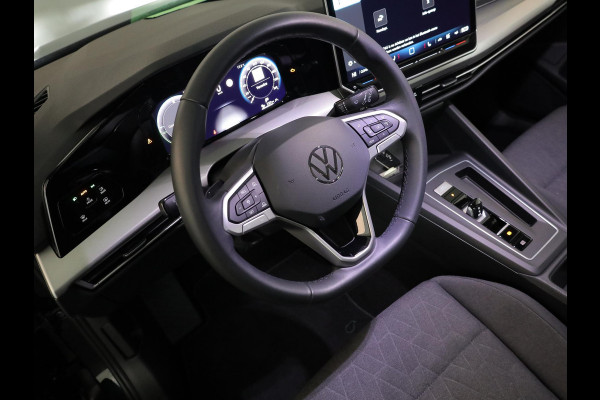 Volkswagen Golf 1.5 eHybrid Life Edition 204 pk Automaat (DSG) | Verlengde garantie | Navigatie via App | Parkeersensoren (Park assist) | Achteruitrijcamera | Stoelverwarming |