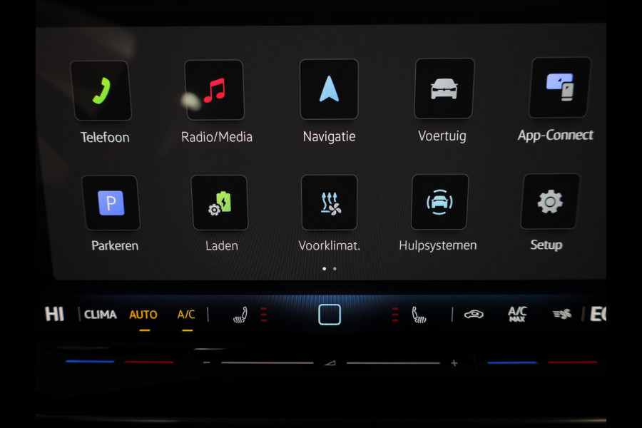 Volkswagen Golf 1.5 eHybrid Life Edition 204 pk Automaat (DSG) | Verlengde garantie | Navigatie via App | Parkeersensoren (Park assist) | Achteruitrijcamera | Stoelverwarming |