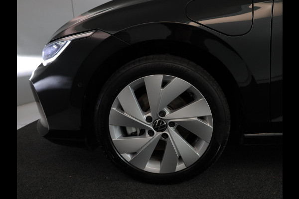 Volkswagen Golf 1.5 eHybrid Life Edition 204 pk Automaat (DSG) | Verlengde garantie | Navigatie via App | Parkeersensoren (Park assist) | Achteruitrijcamera | Stoelverwarming |