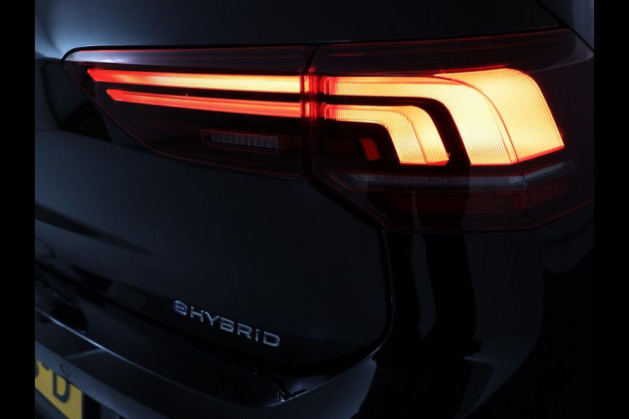 Volkswagen Golf 1.5 eHybrid Life Edition 204 pk Automaat (DSG) | Verlengde garantie | Navigatie via App | Parkeersensoren (Park assist) | Achteruitrijcamera | Stoelverwarming |