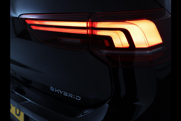 Volkswagen Golf 1.5 eHybrid Life Edition 204 pk Automaat (DSG) | Verlengde garantie | Navigatie via App | Parkeersensoren (Park assist) | Achteruitrijcamera | Stoelverwarming |