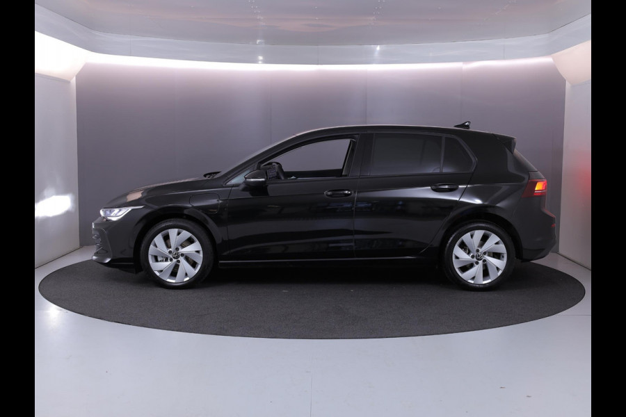 Volkswagen Golf 1.5 eHybrid Life Edition 204 pk Automaat (DSG) | Verlengde garantie | Navigatie via App | Parkeersensoren (Park assist) | Achteruitrijcamera | Stoelverwarming |