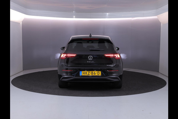 Volkswagen Golf 1.5 eHybrid Life Edition 204 pk Automaat (DSG) | Verlengde garantie | Navigatie via App | Parkeersensoren (Park assist) | Achteruitrijcamera | Stoelverwarming |