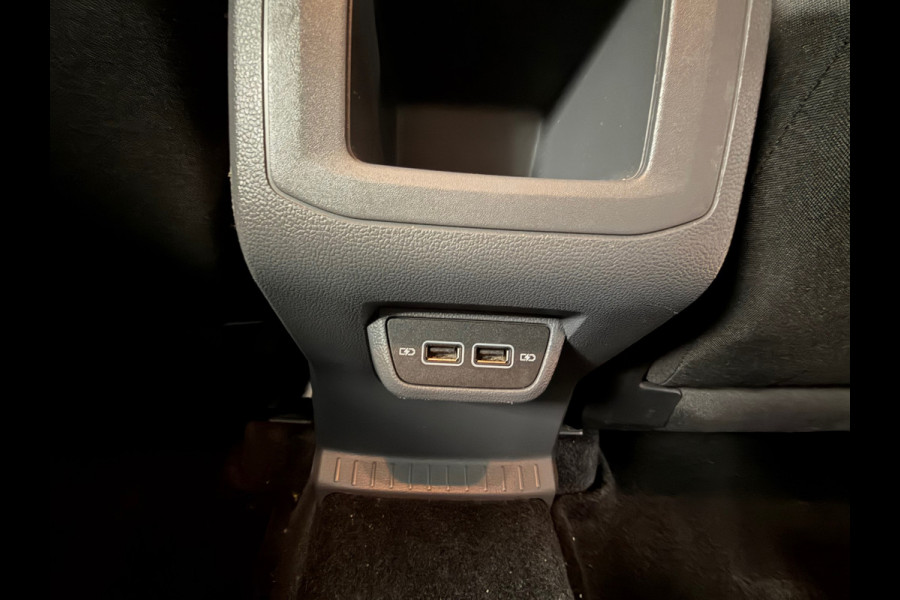 Volkswagen T-Cross 1.0 TSI Style AUT. NAVIGATIE CAMERA APPLE CARPLAY PDC CRUISE STOELVERWARMING KEYLESS-GO START/STOP